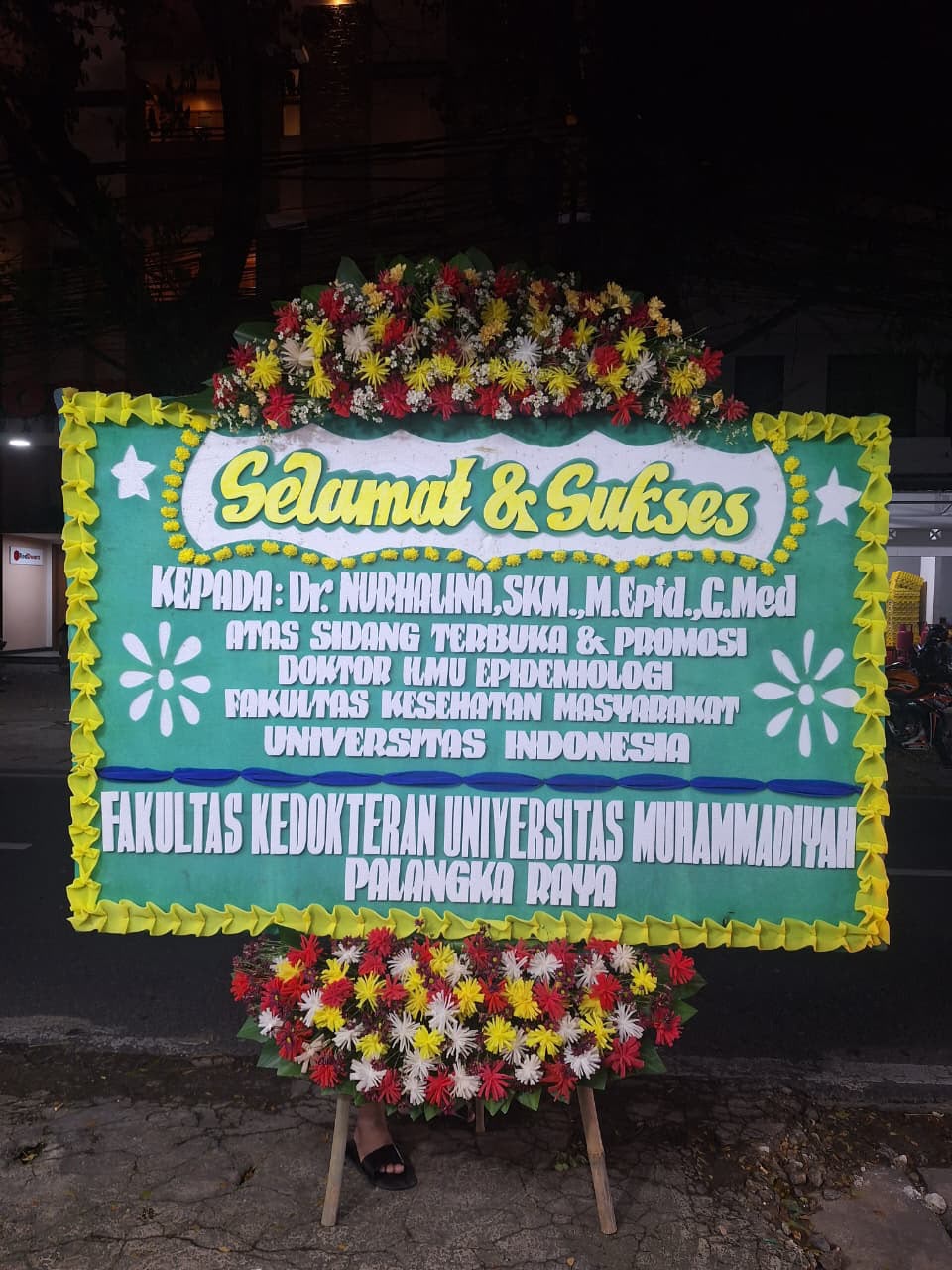 Bunga Papan Selamat & Sukses UI Green
